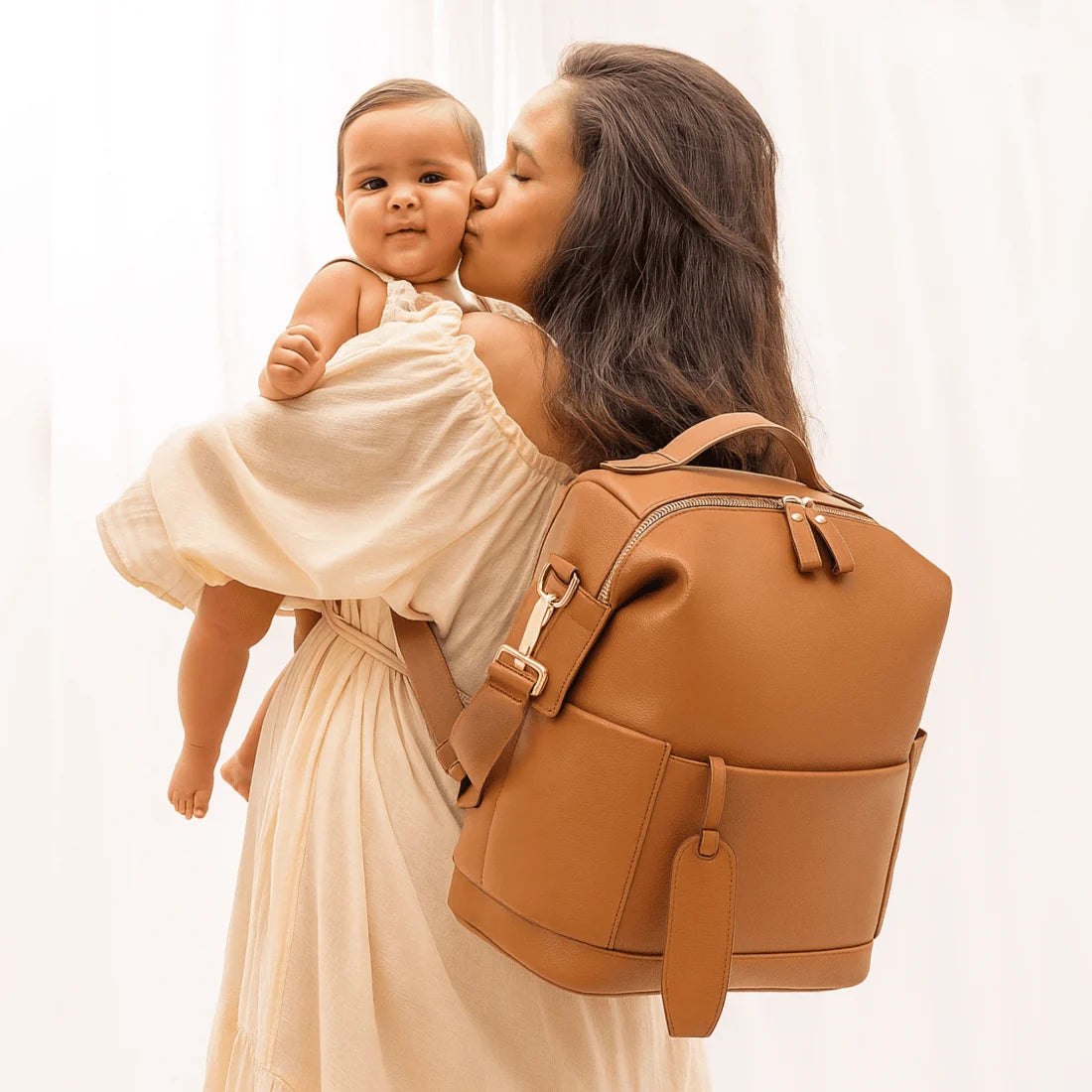 Lumi diaper bag interior pocket layout — NAEVII