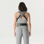 Crossable shoulder straps and waist buckle seen from behind, NAEVII Soft Baby Carrier in black and white Houndstooth#Color_Houndstooth